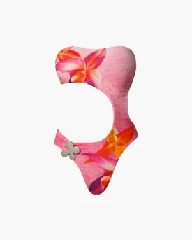 Atria – Bold cut-out details – Chic one-piece swimsuit